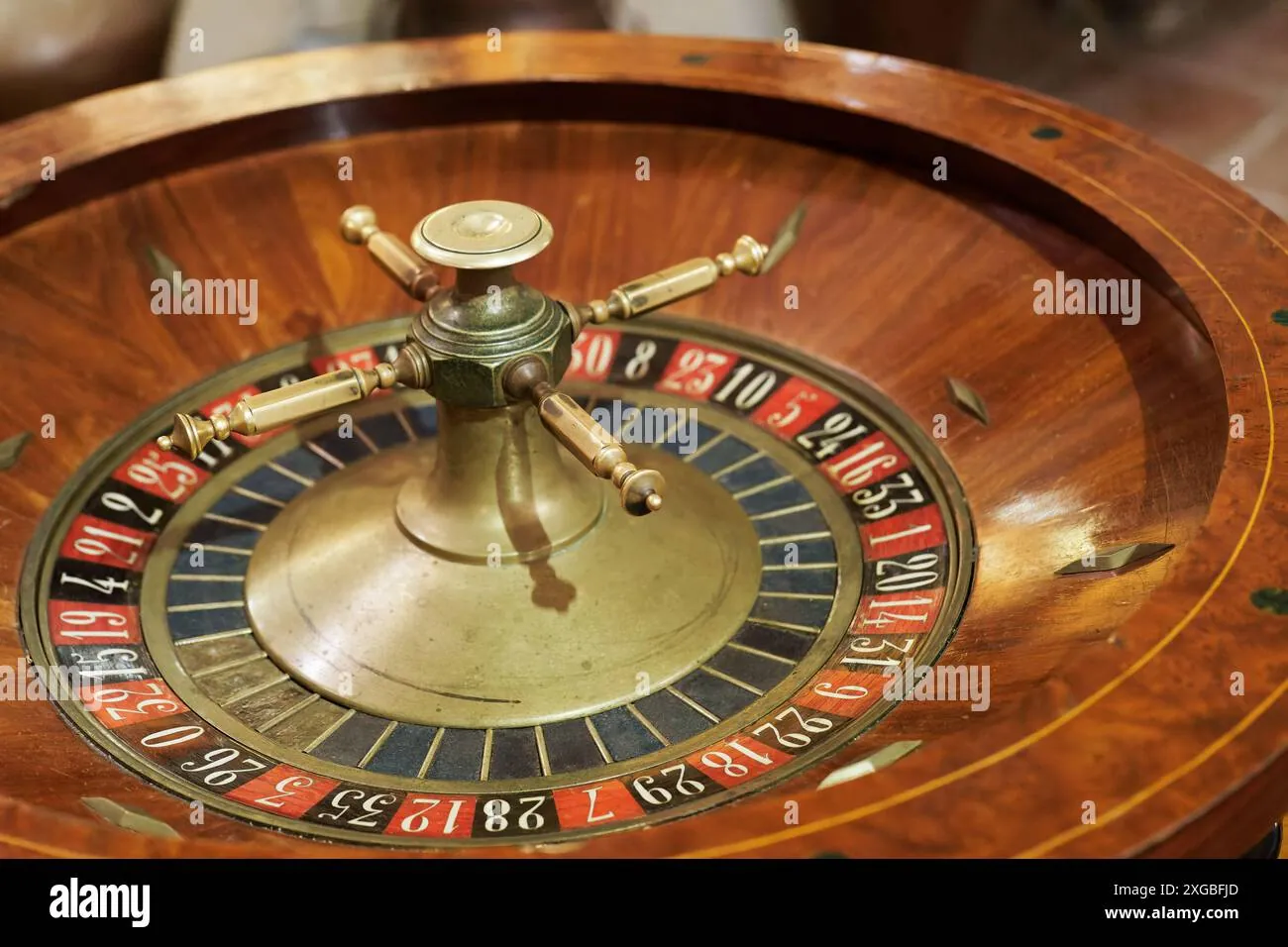 Vintage casino interior with brass fixtures and mahogany panelling representing Casumo operator